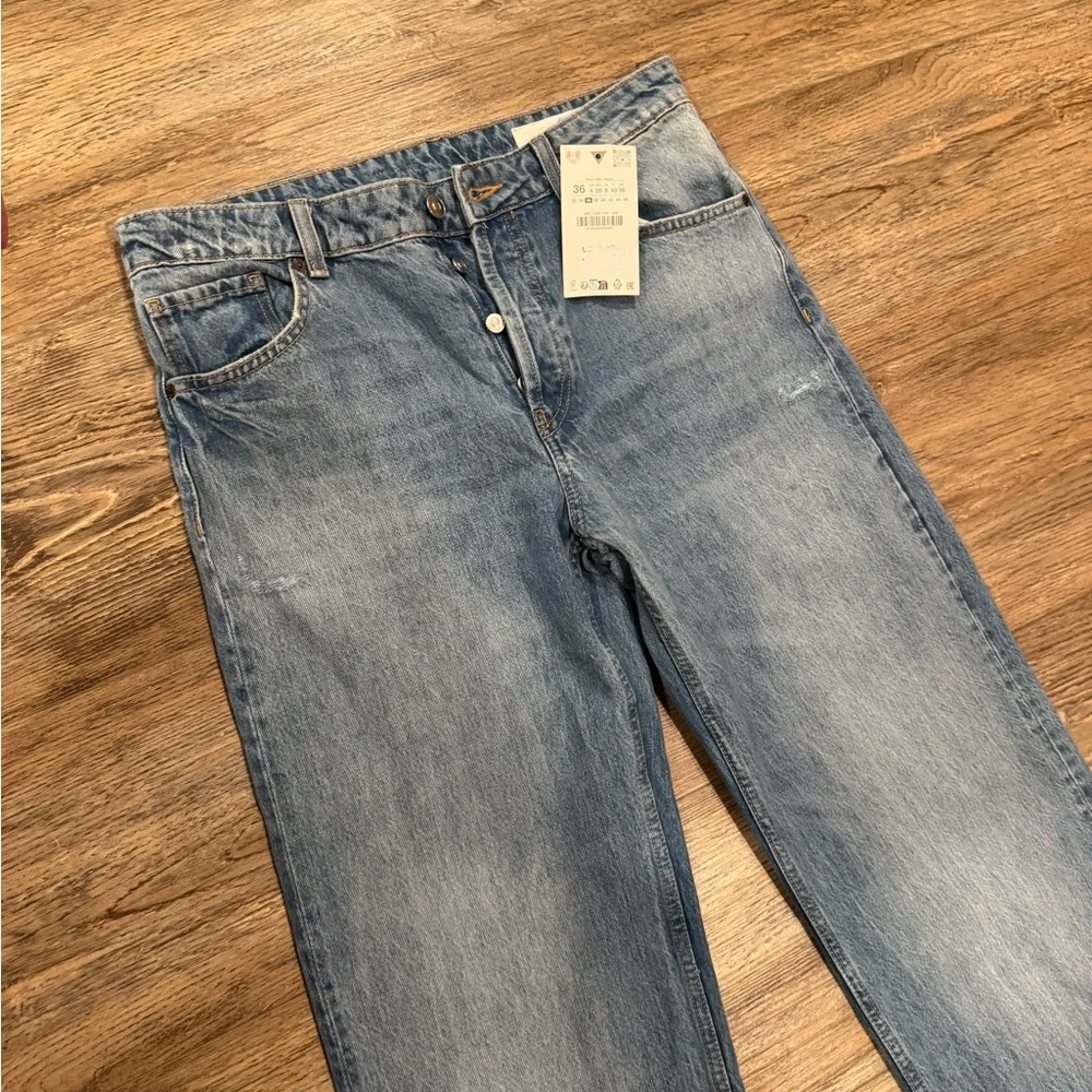 NWT Zara mid rise loose fit jeans size 4